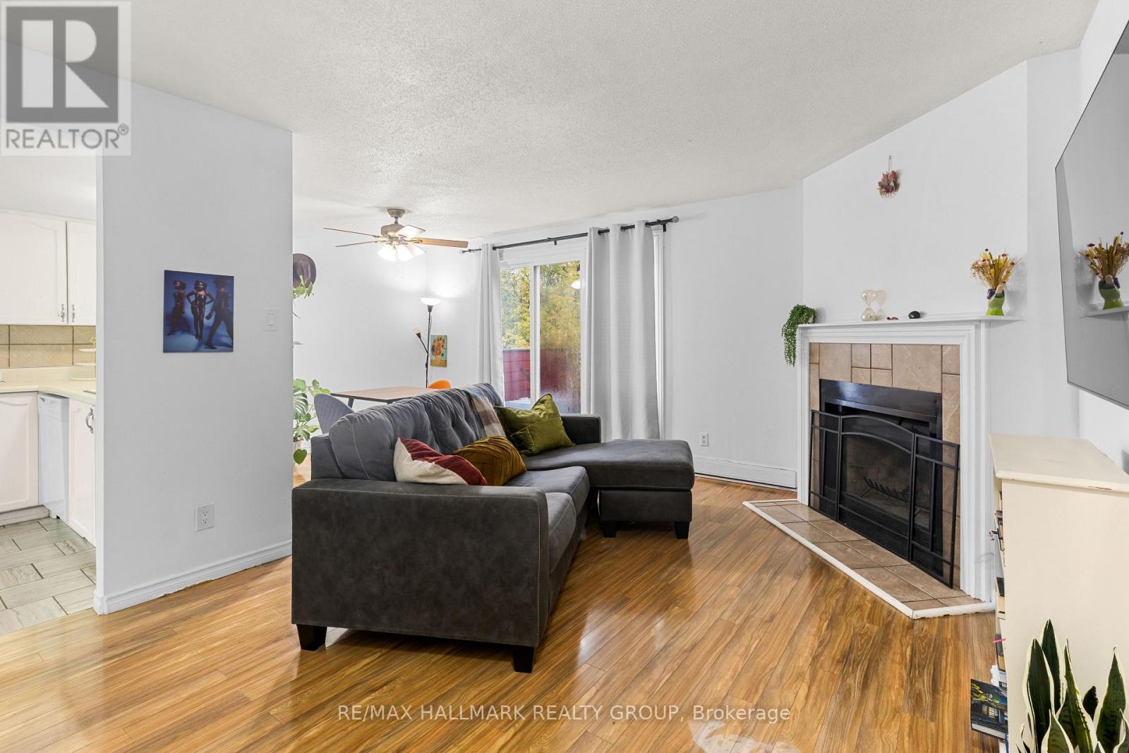 605 - 1589 St Bernard Street Property Photo 6