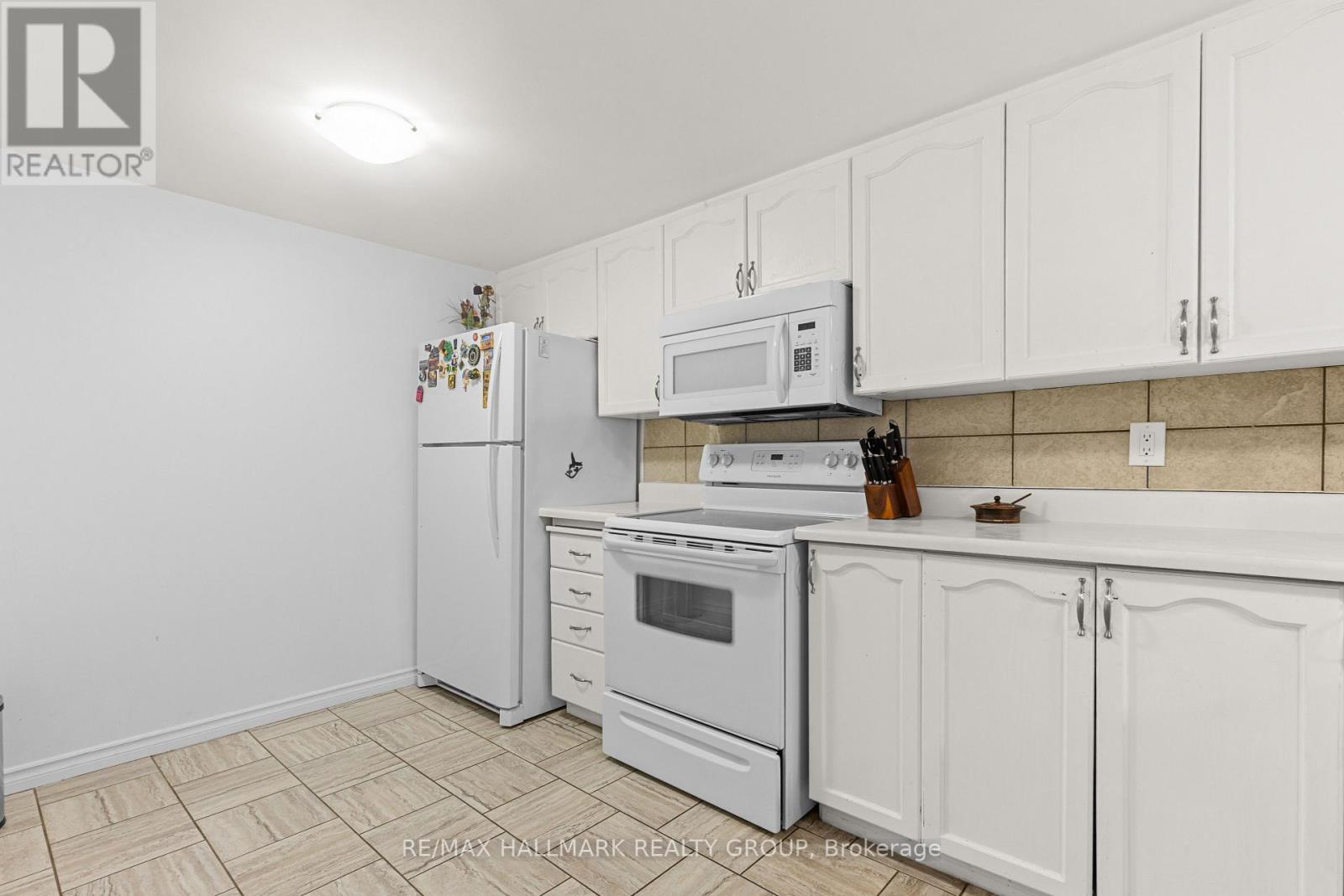 605 - 1589 St Bernard Street Property Photo 12