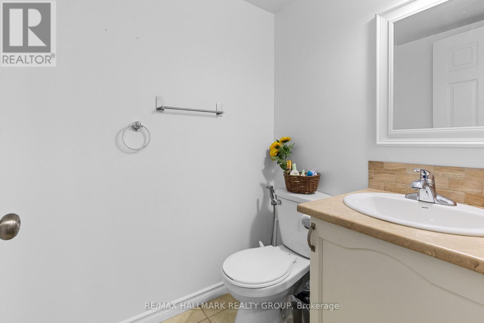 605 - 1589 St Bernard Street Property Photo 15