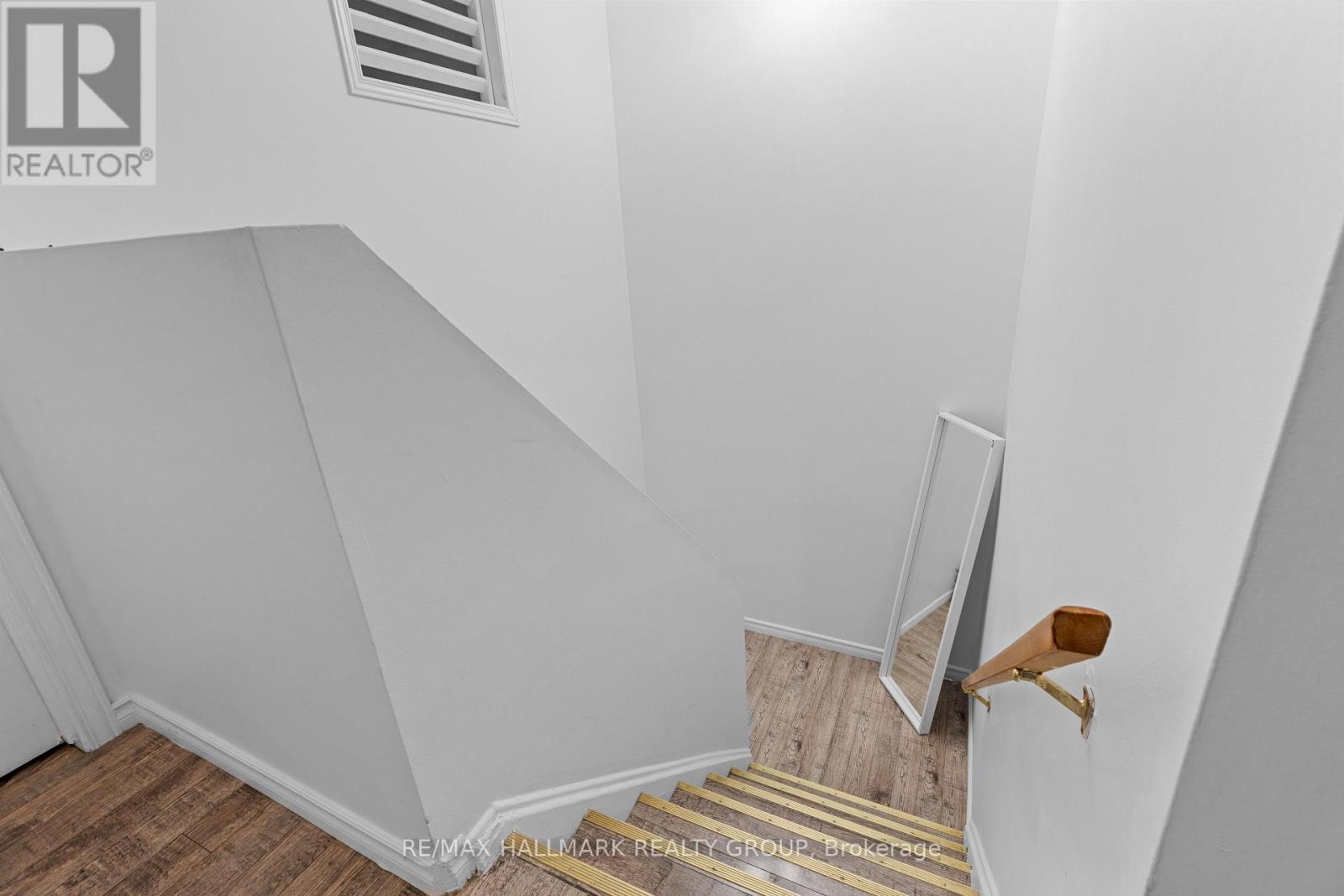 605 - 1589 St Bernard Street Property Photo 16