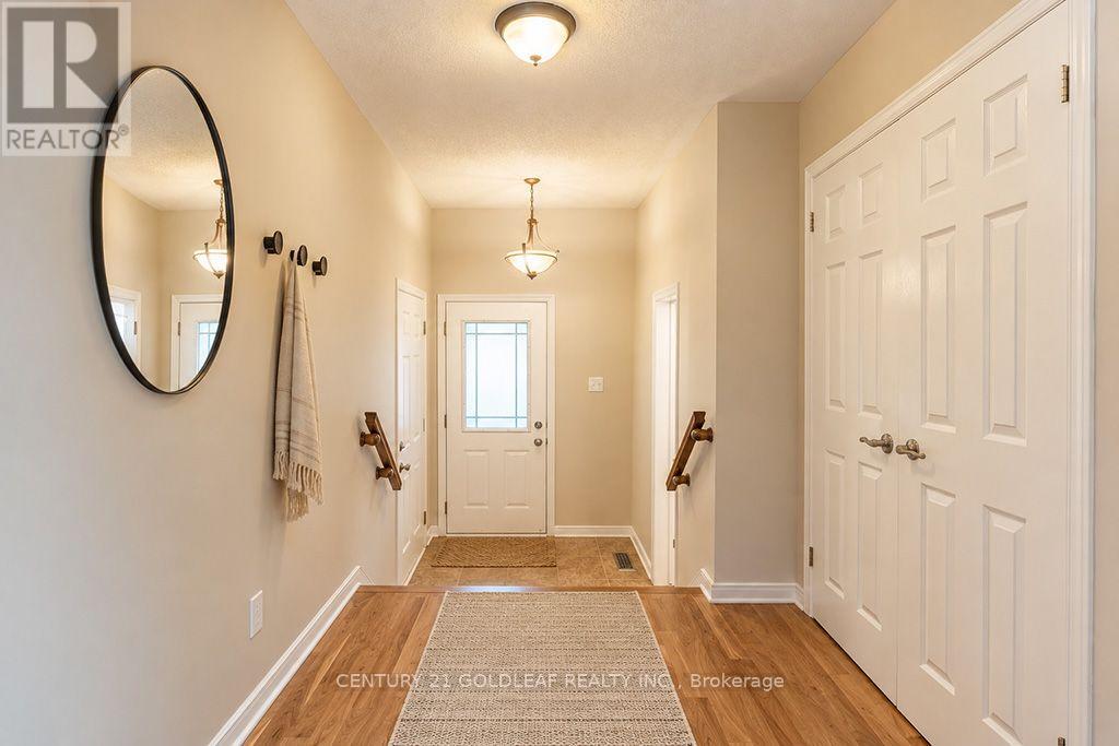 2260 Brockstone Crescent Property Photo 3