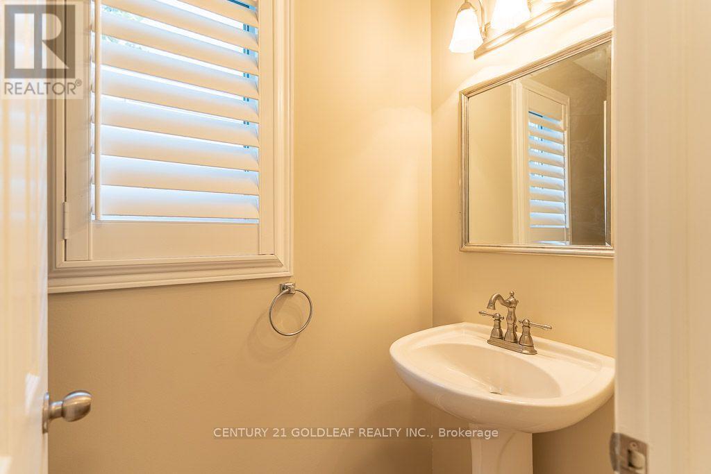 2260 Brockstone Crescent Property Photo 6