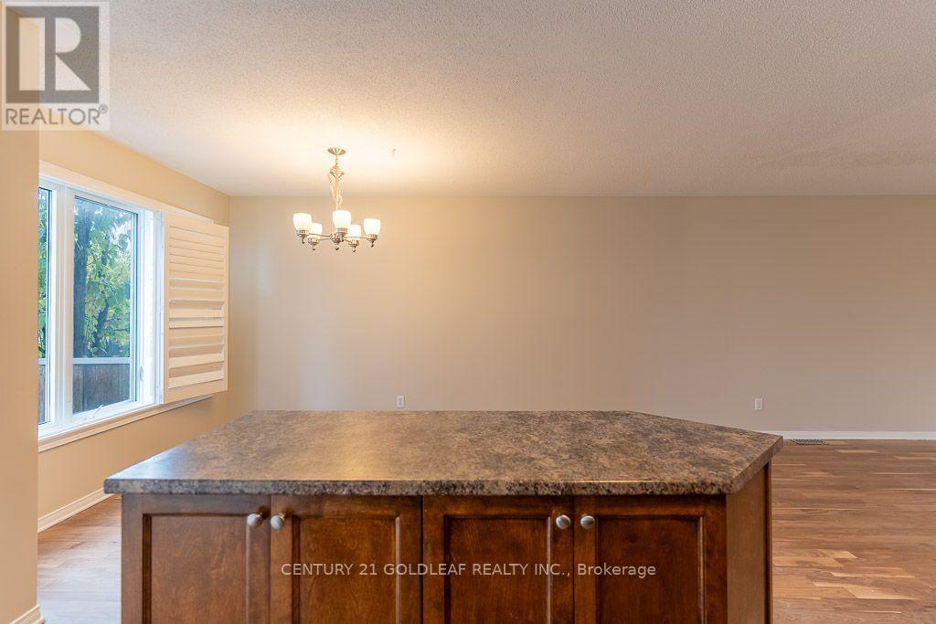 2260 Brockstone Crescent Property Photo 12