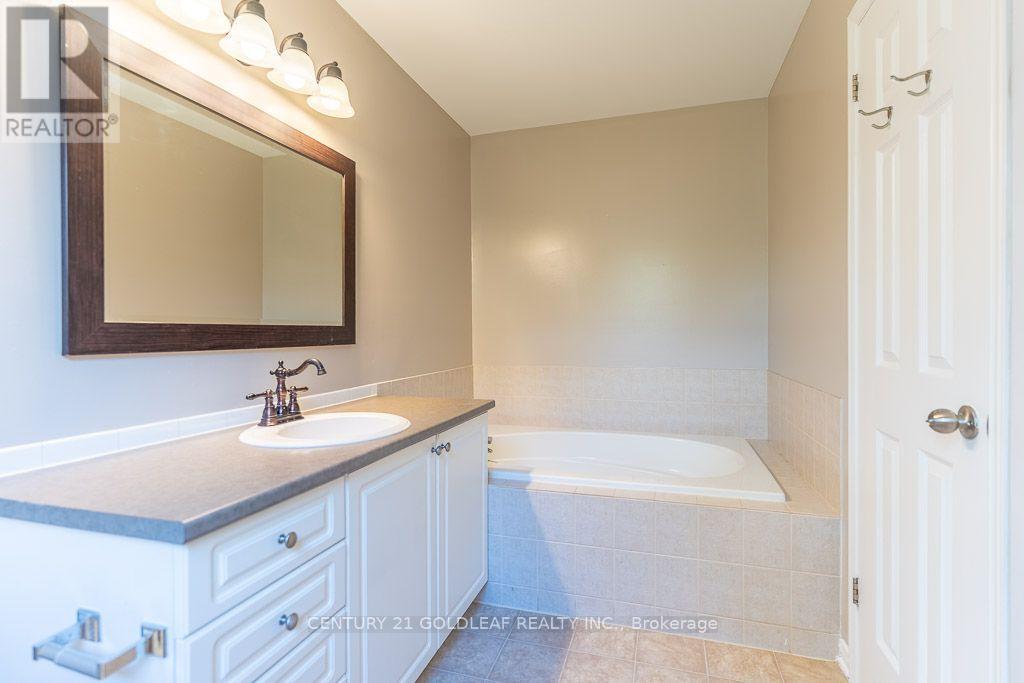 2260 Brockstone Crescent Property Photo 24