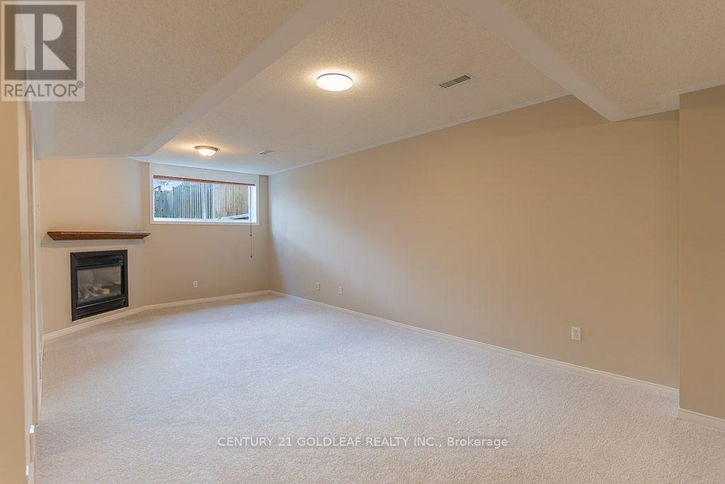 2260 Brockstone Crescent Property Photo 32