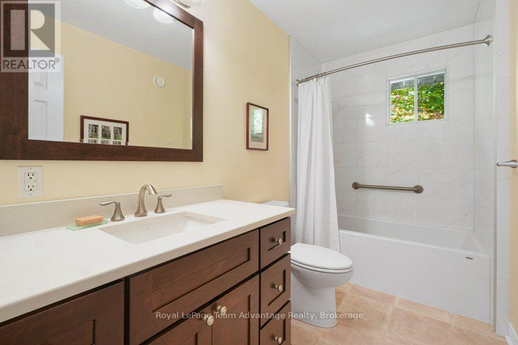 129 & 131 Bayview Drive Property Photo 17
