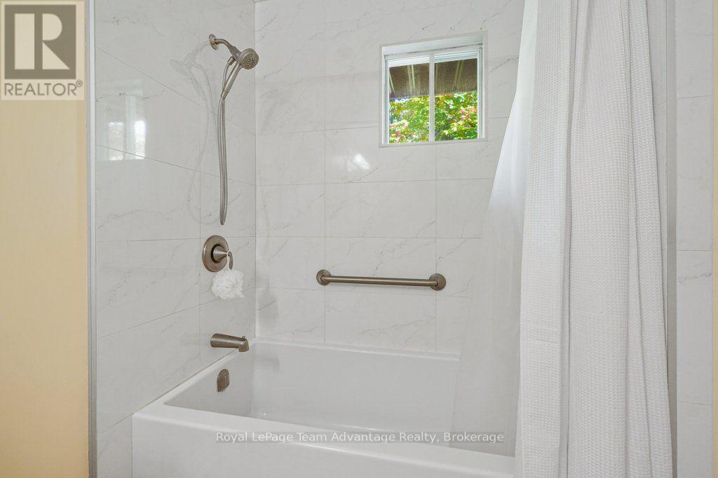 129 & 131 Bayview Drive Property Photo 18