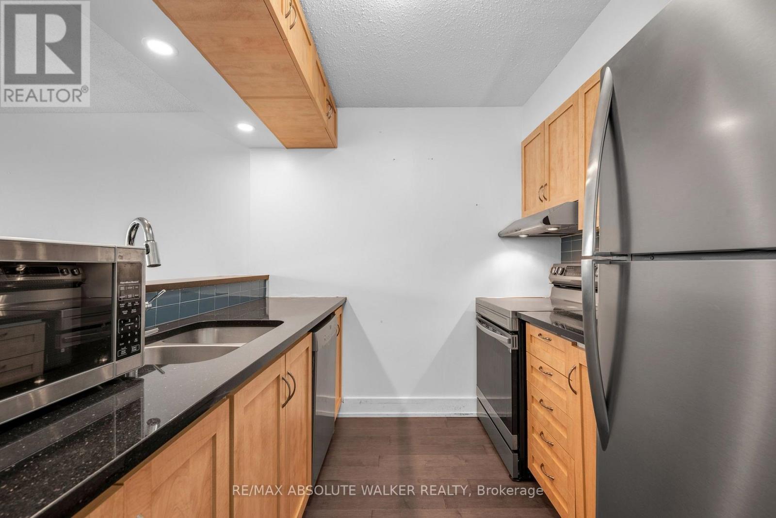 902 - 154 Nelson Street Property Photo 3
