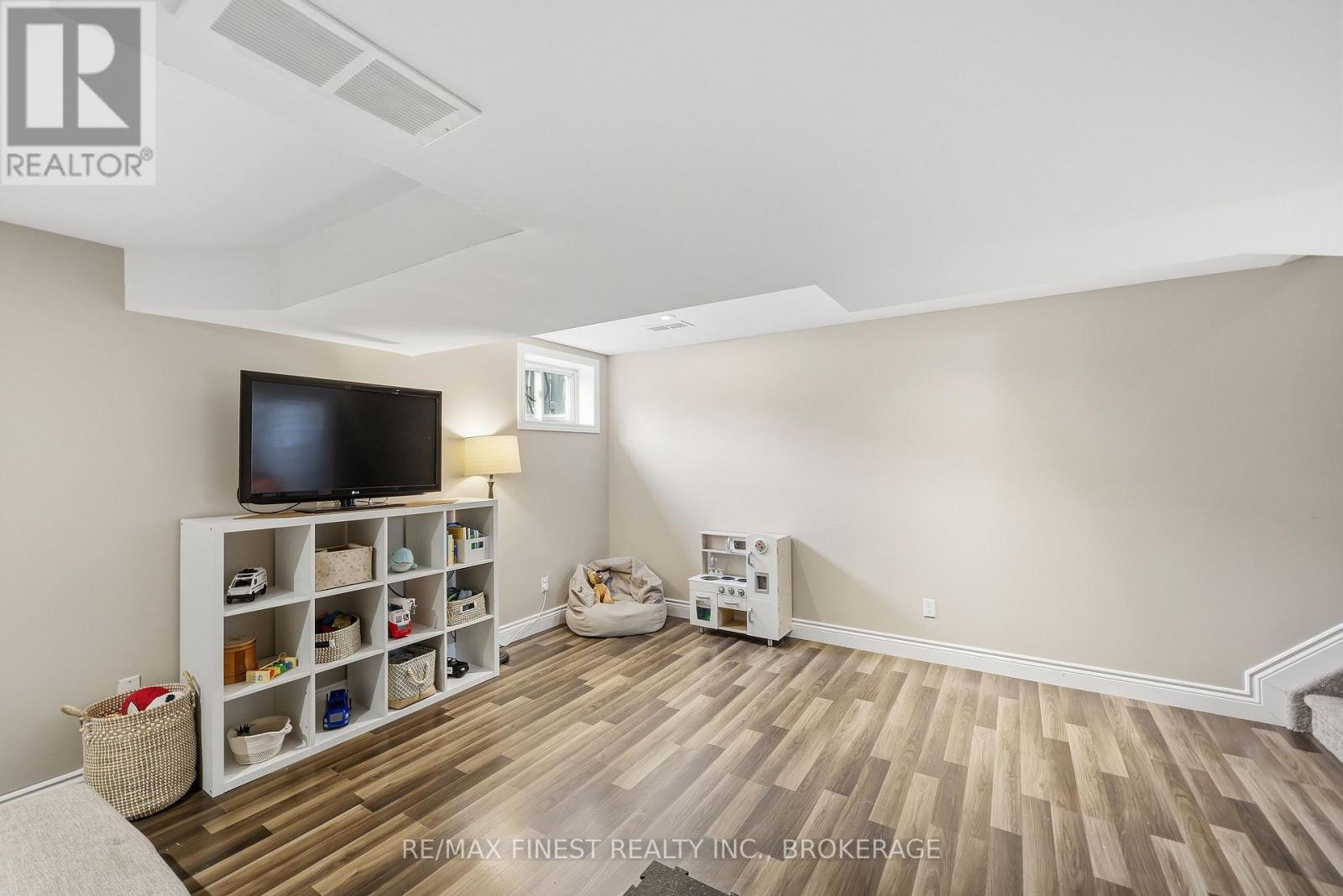 36 Amherst Drive Property Photo 34