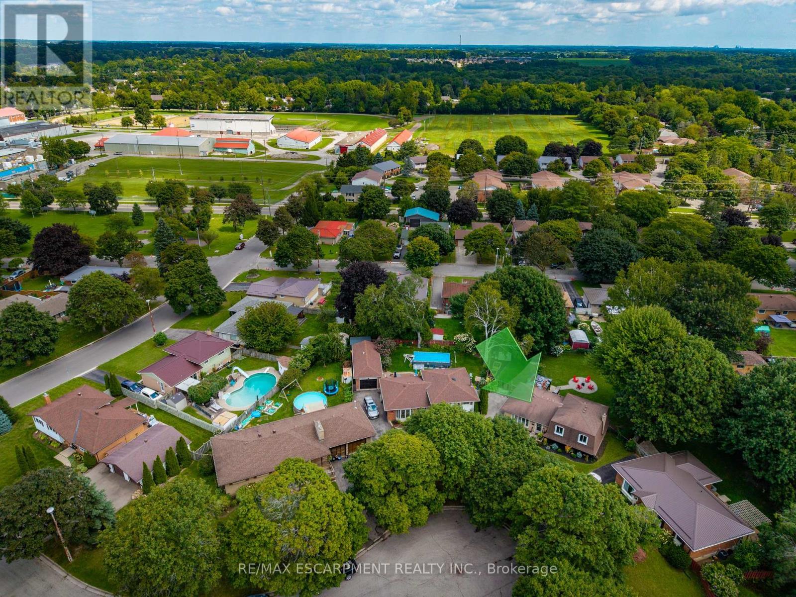 9 Normandy Circle Property Photo 2