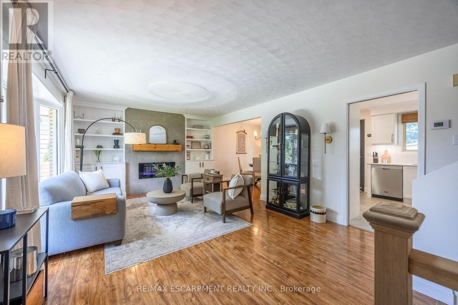 9 Normandy Circle Property Photo 5