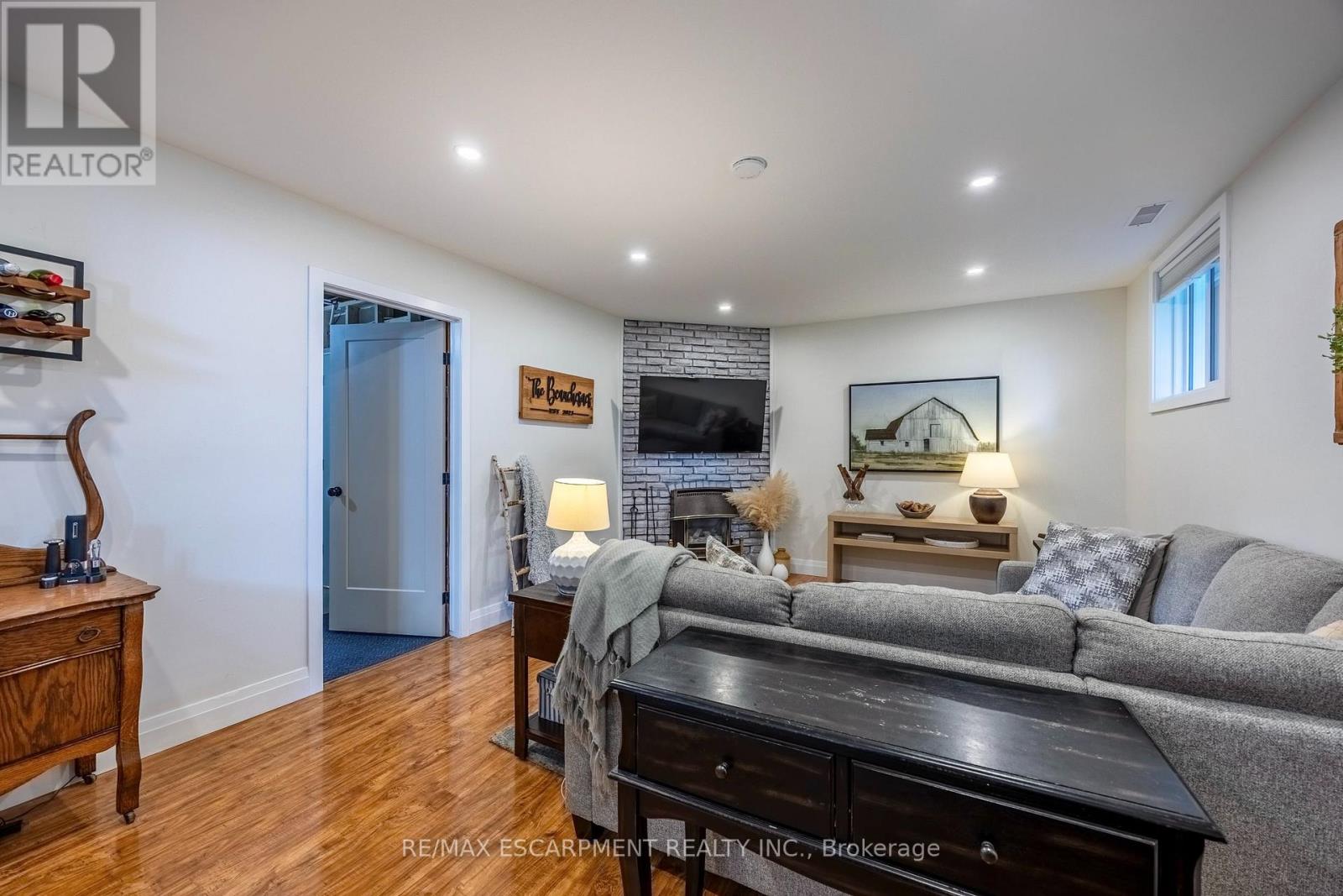 9 Normandy Circle Property Photo 22