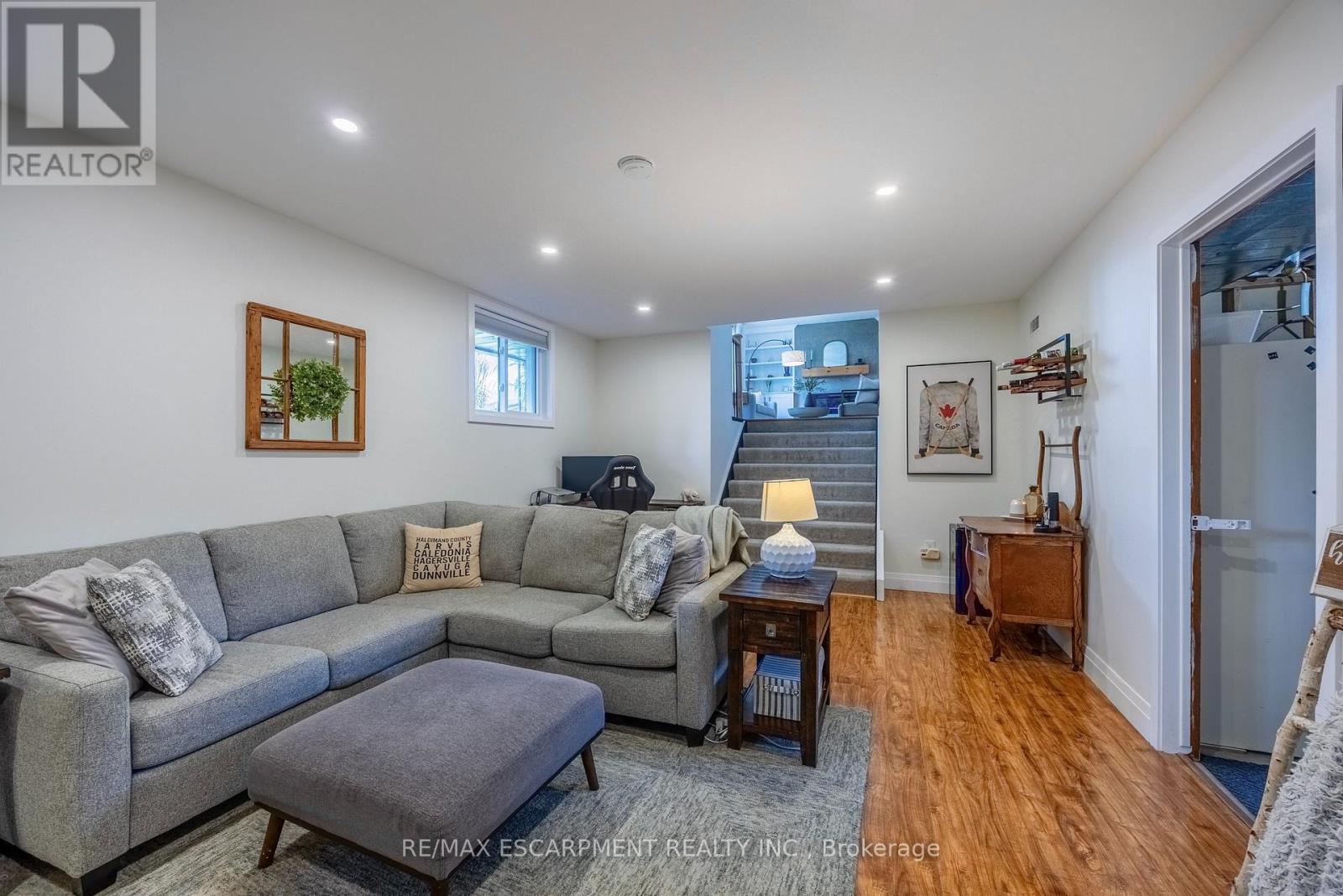 9 Normandy Circle Property Photo 23