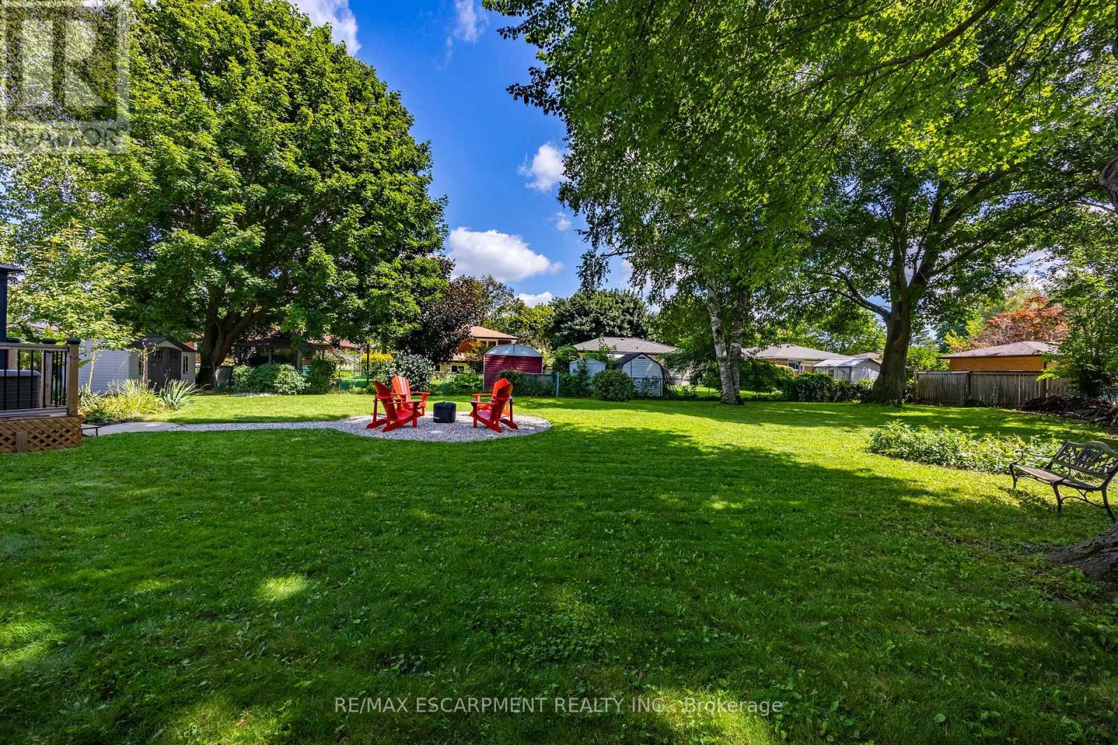 9 Normandy Circle Property Photo 28
