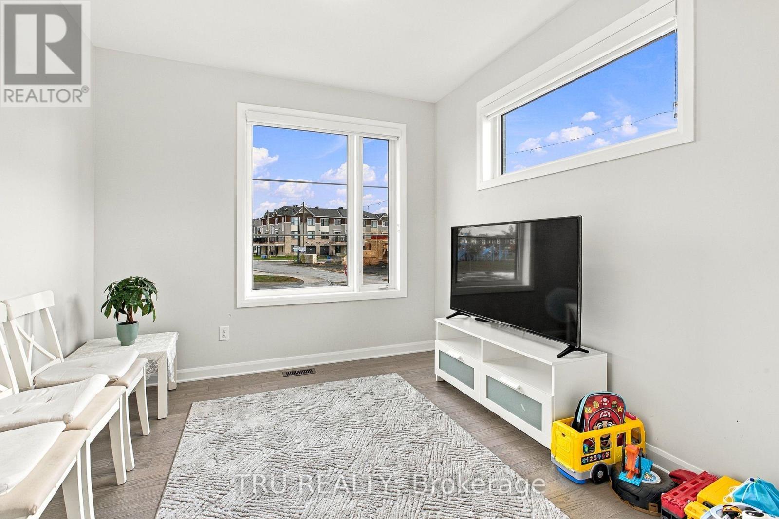 624 Galarneau Way Property Photo 6