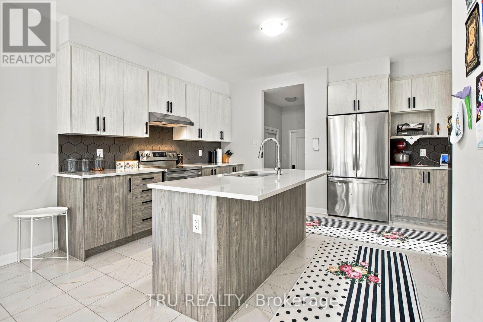624 Galarneau Way Property Photo 15