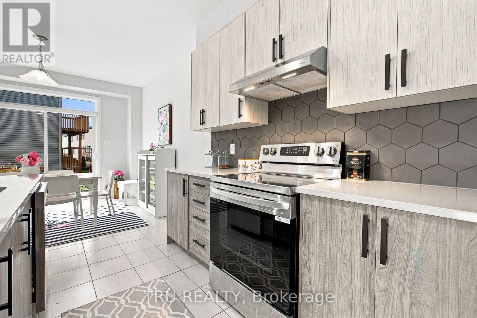 624 Galarneau Way Property Photo 18
