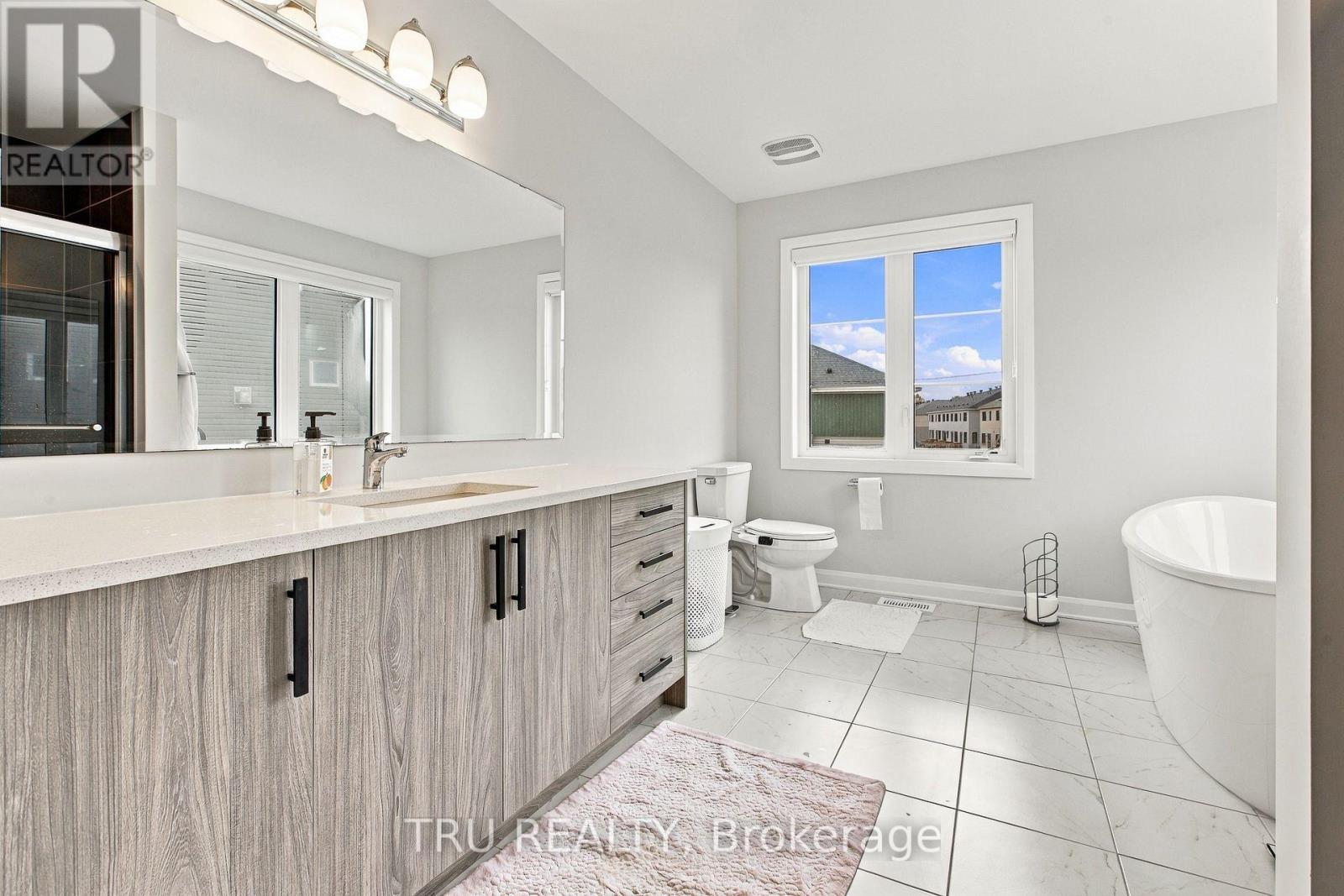 624 Galarneau Way Property Photo 34