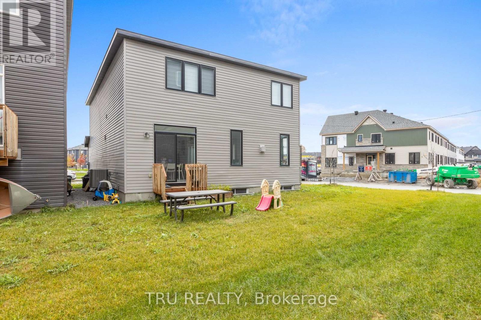 624 Galarneau Way Property Photo 37