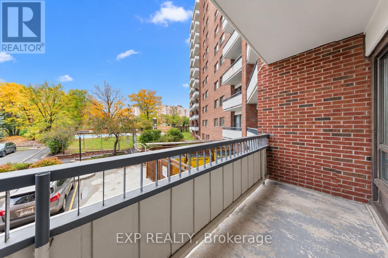 114 - 20 Chesterton Drive Property Photo 17