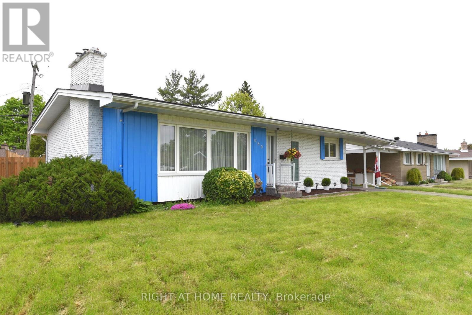 989 Goren Avenue Property Photo 2