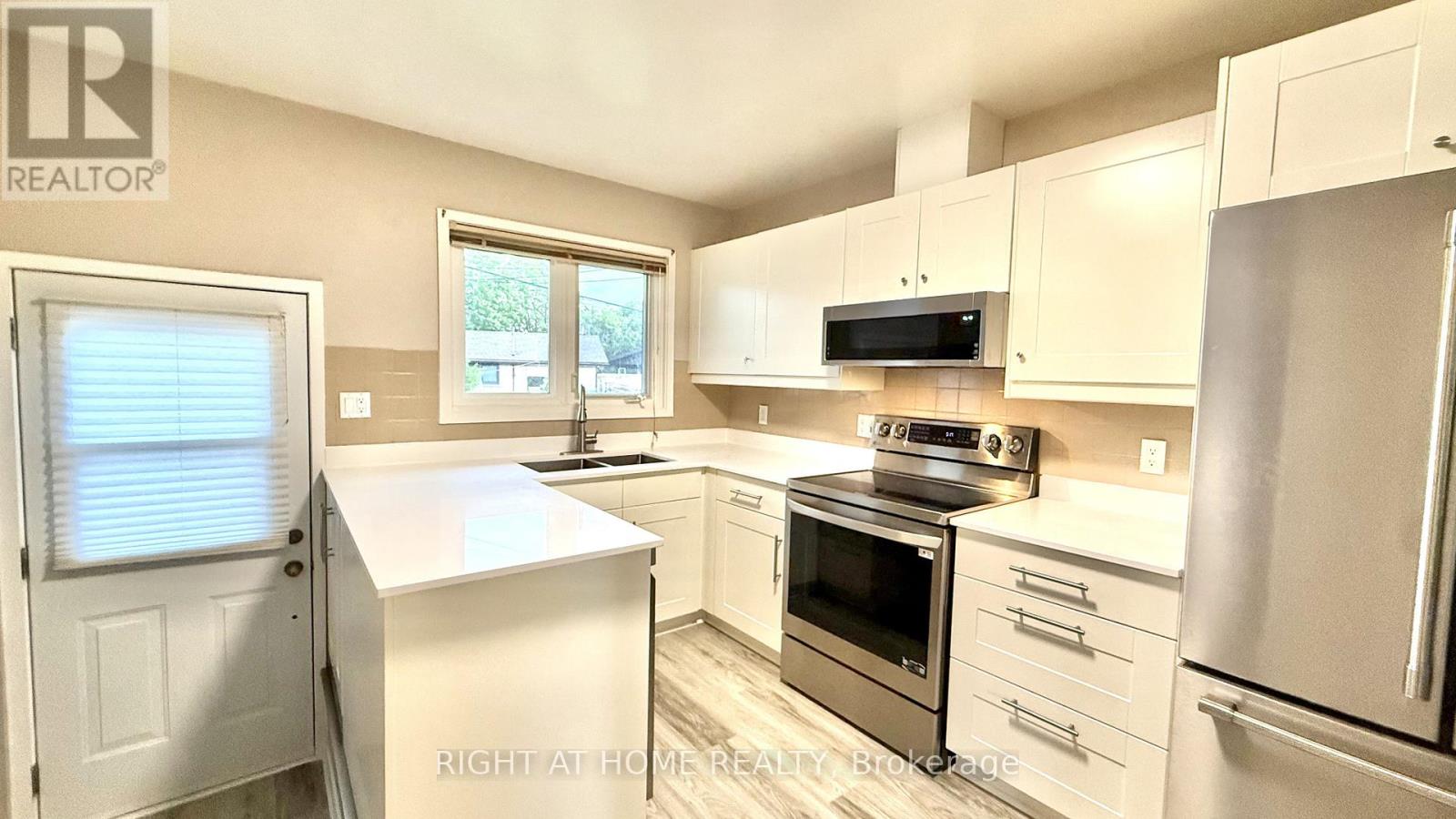 989 Goren Avenue Property Photo 9