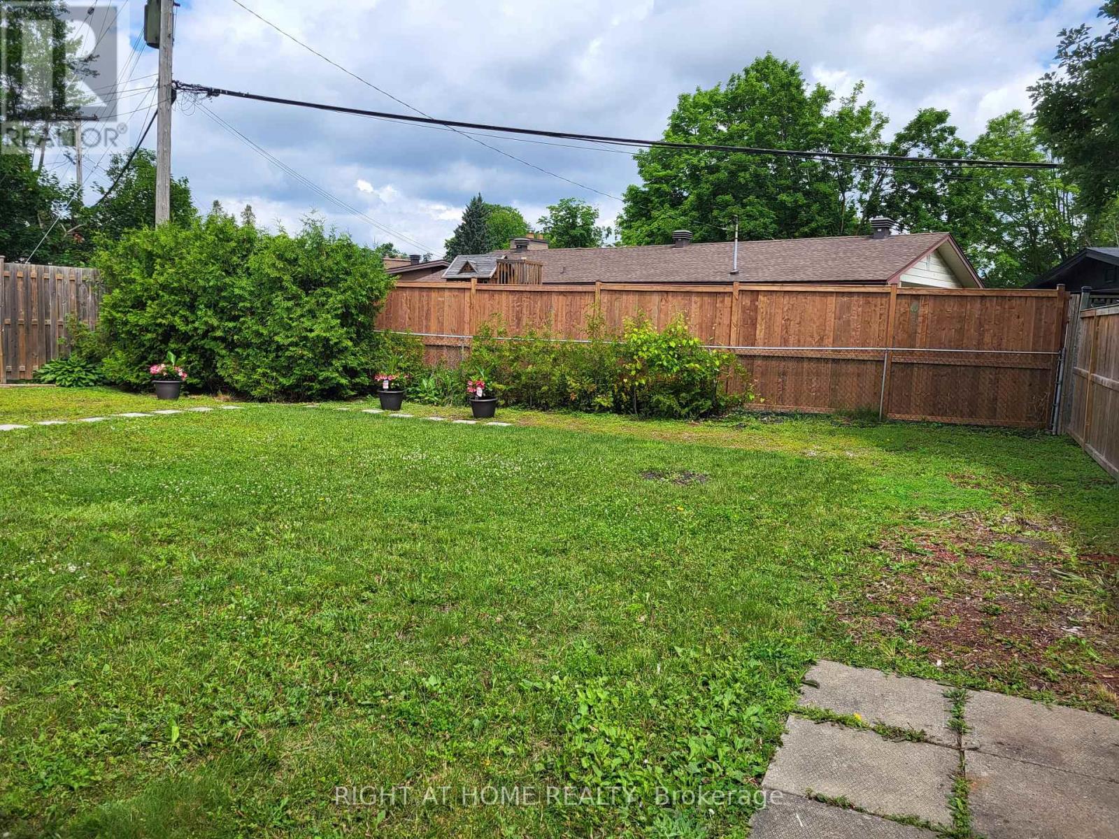 989 Goren Avenue Property Photo 24