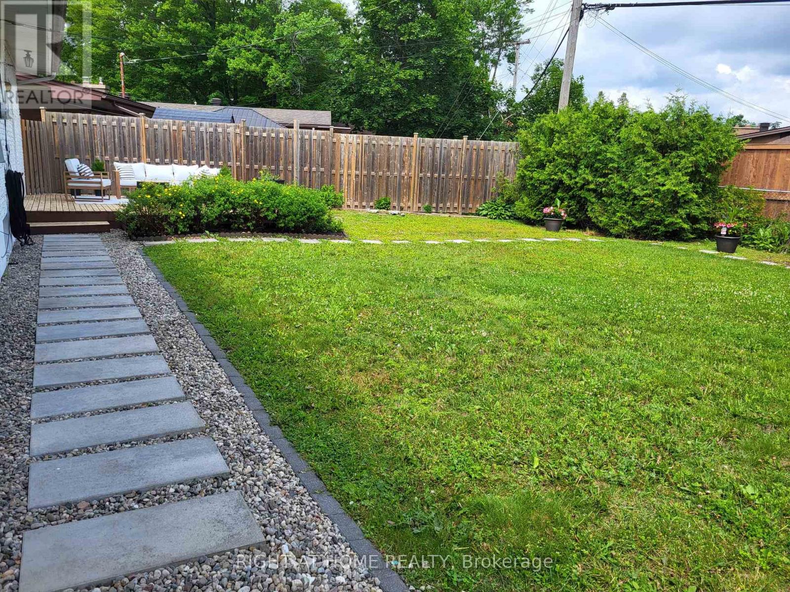 989 Goren Avenue Property Photo 26
