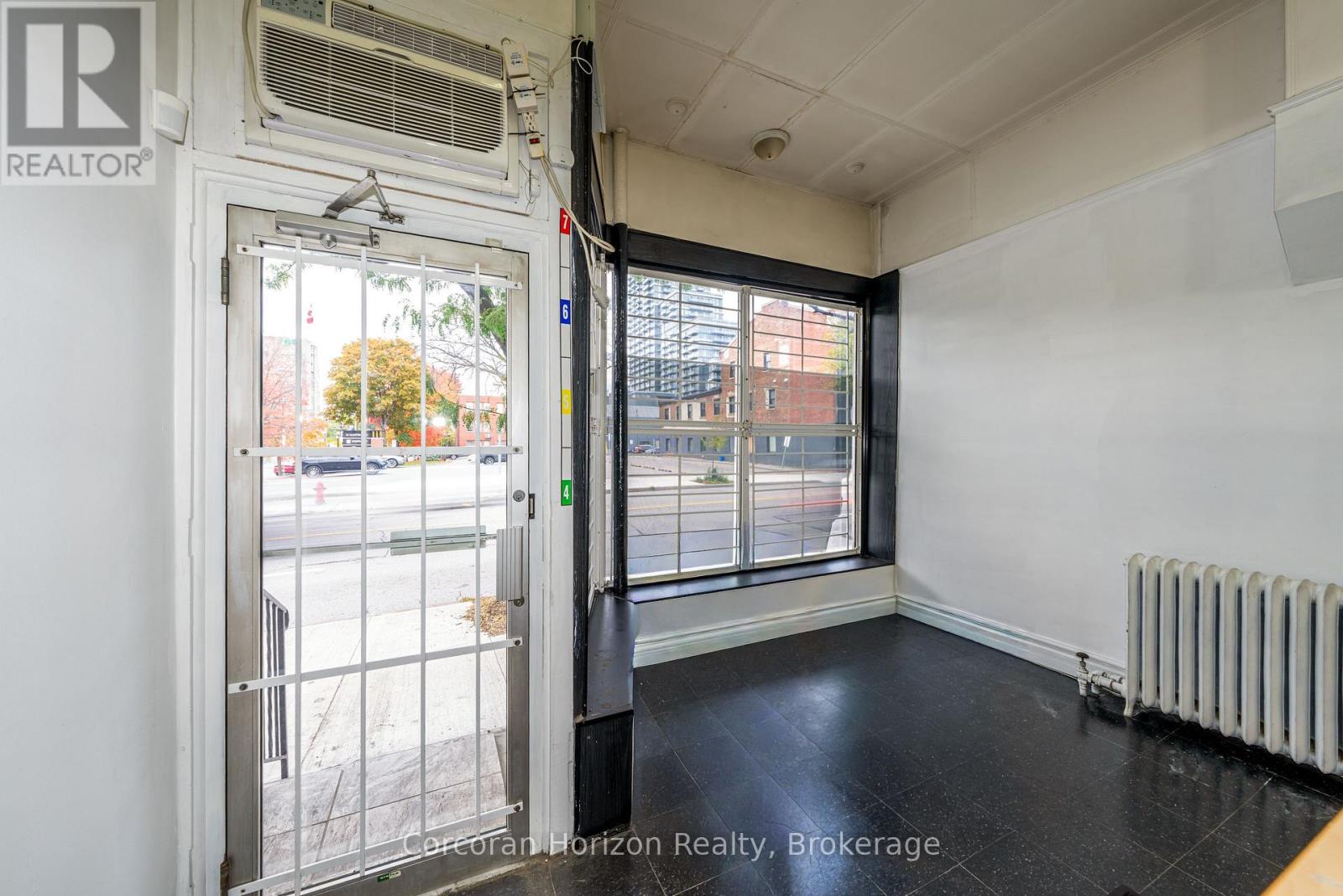 99 John Street S Property Photo 4