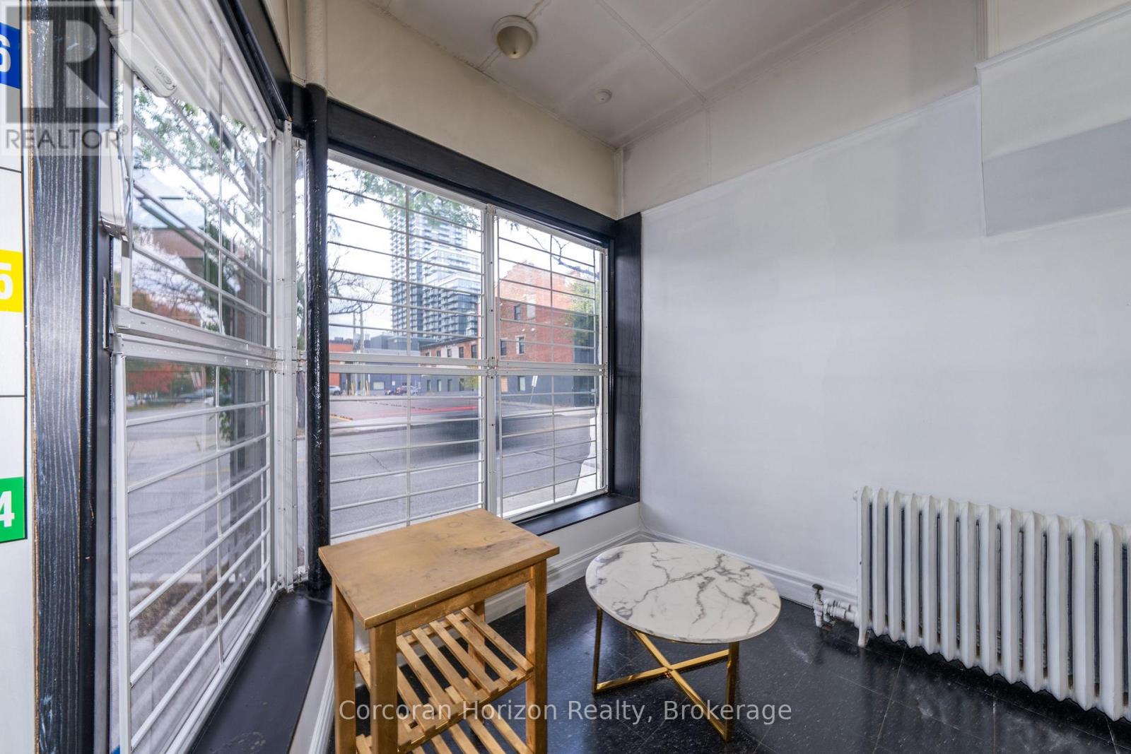 99 John Street S Property Photo 5