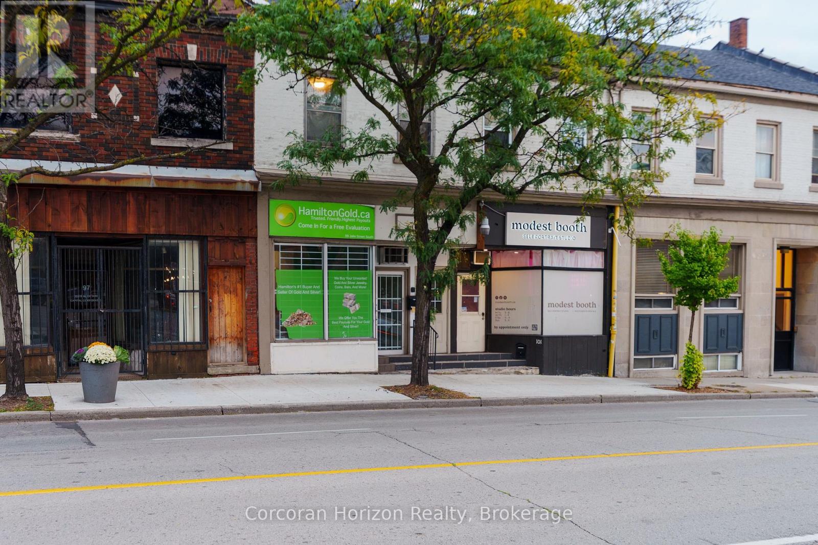 99 John Street S Property Photo 7