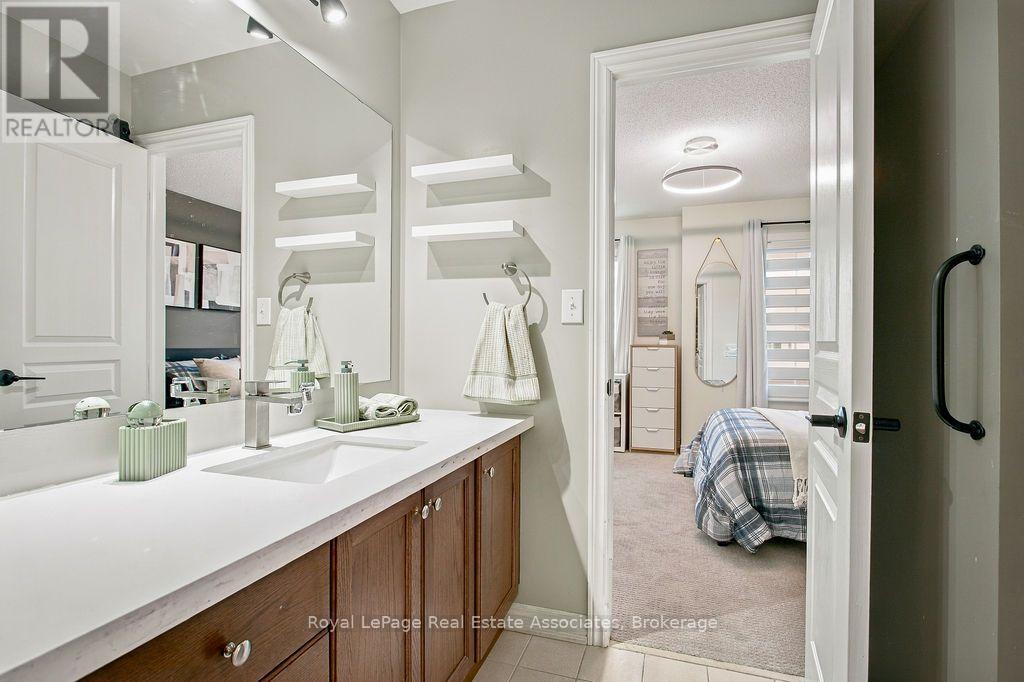 34 Humphrey Street Property Photo 24