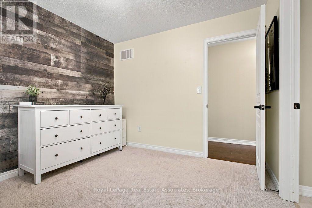 34 Humphrey Street Property Photo 28