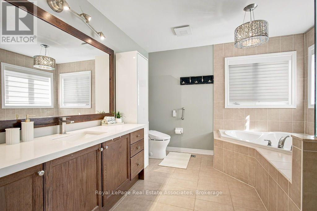 34 Humphrey Street Property Photo 39