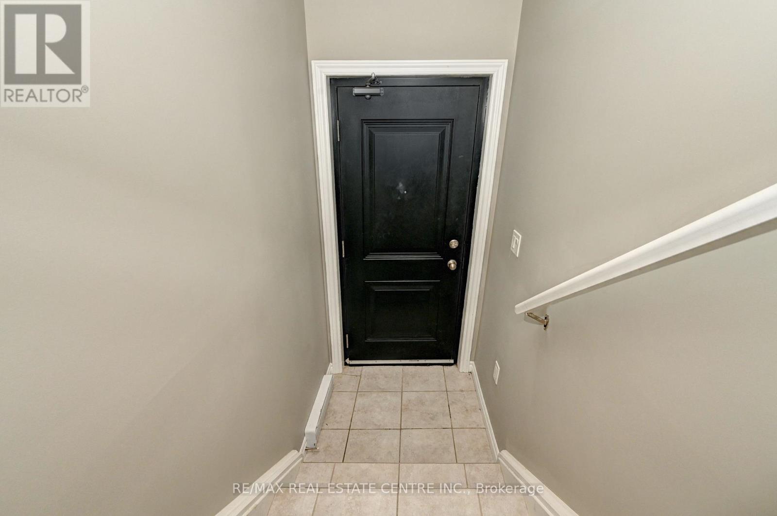 102 Wheat Lane Property Photo 4