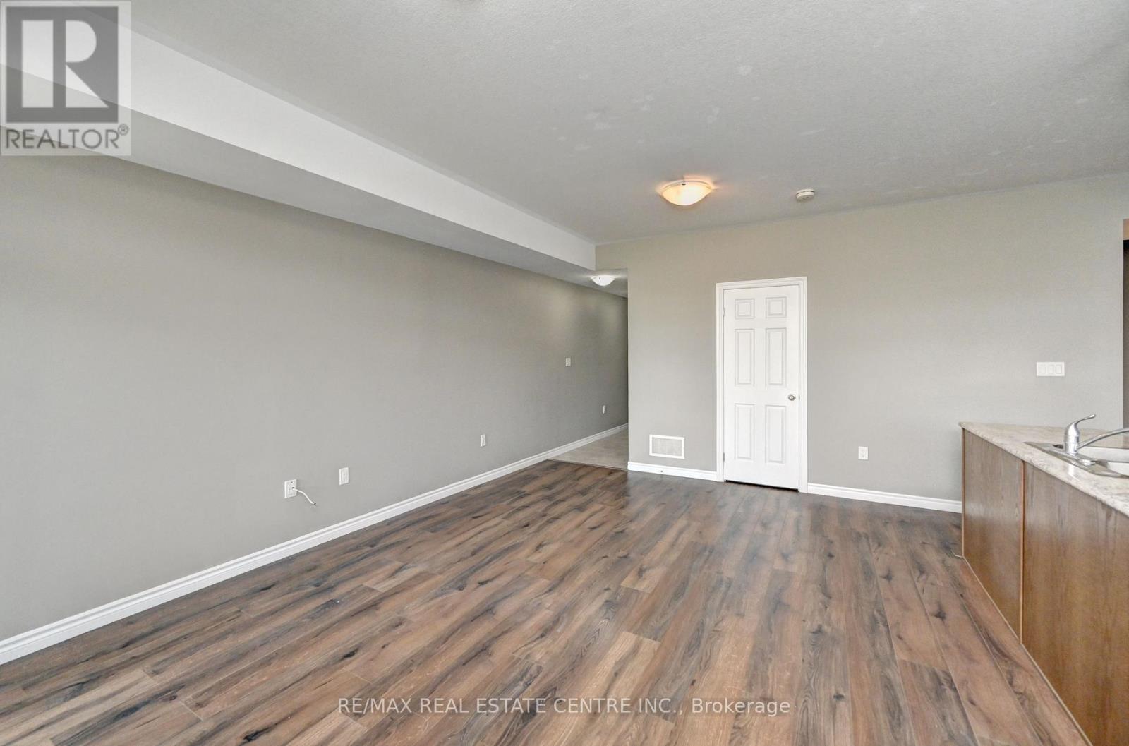 102 Wheat Lane Property Photo 8