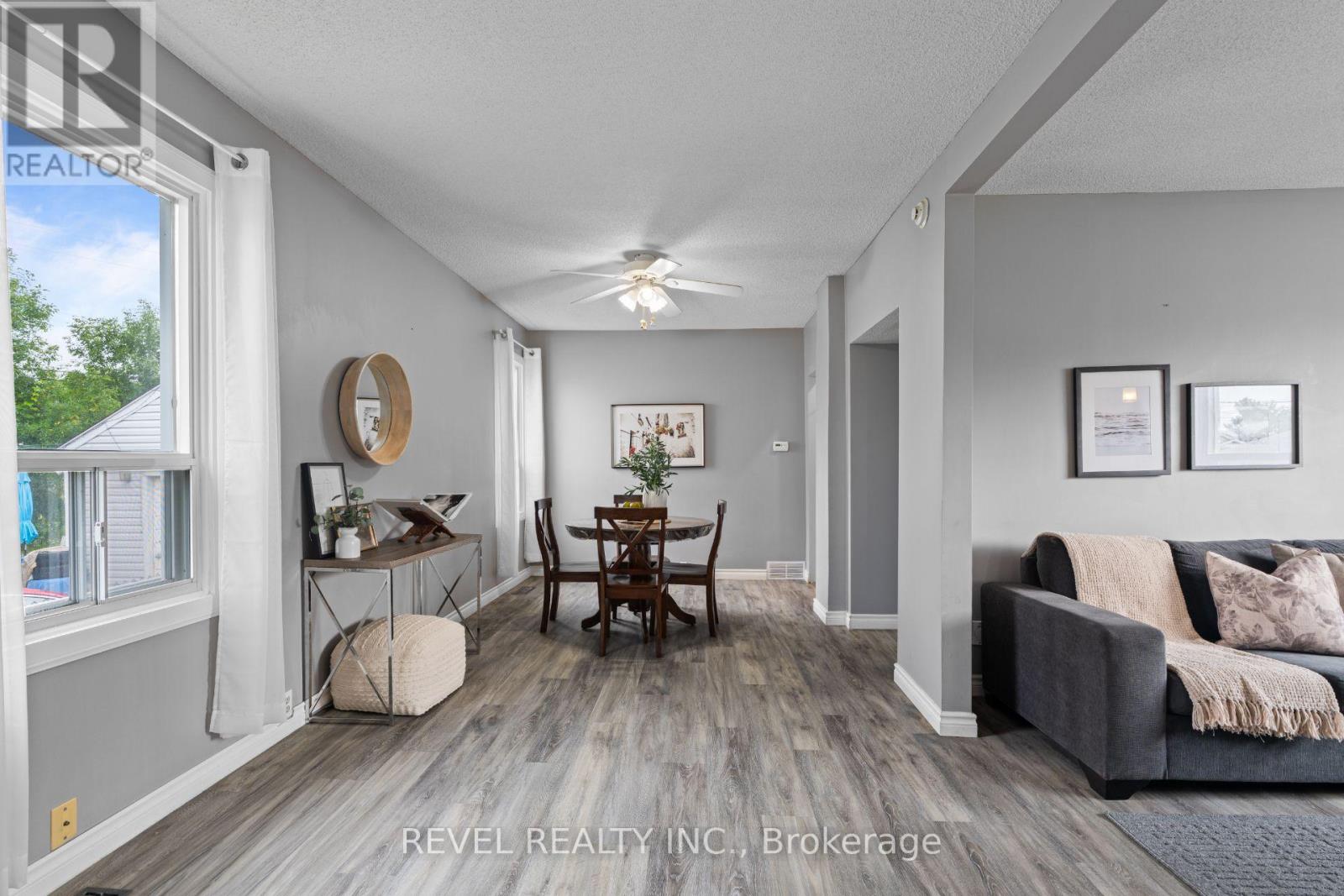 3 1/2 Dundonald Street Property Photo 4