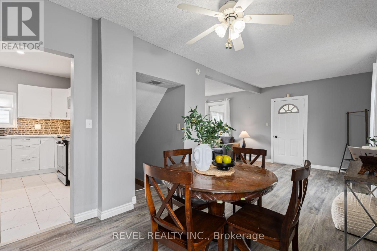 3 1/2 Dundonald Street Property Photo 11