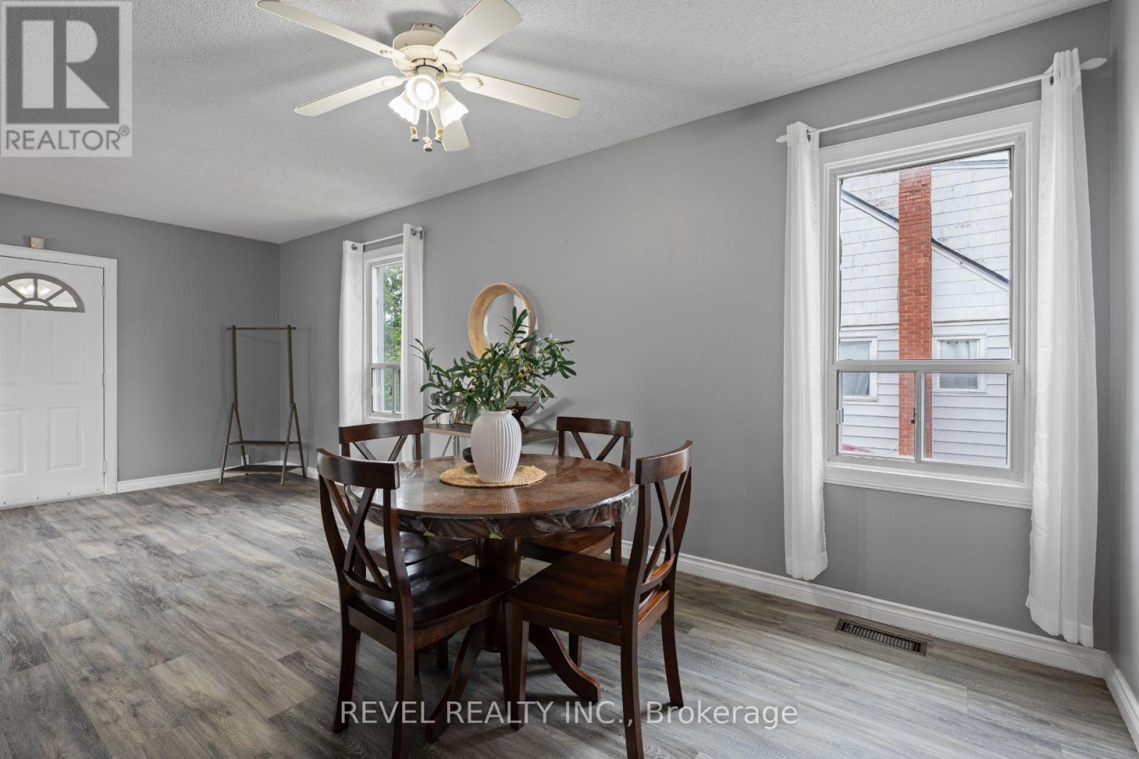 3 1/2 Dundonald Street Property Photo 12