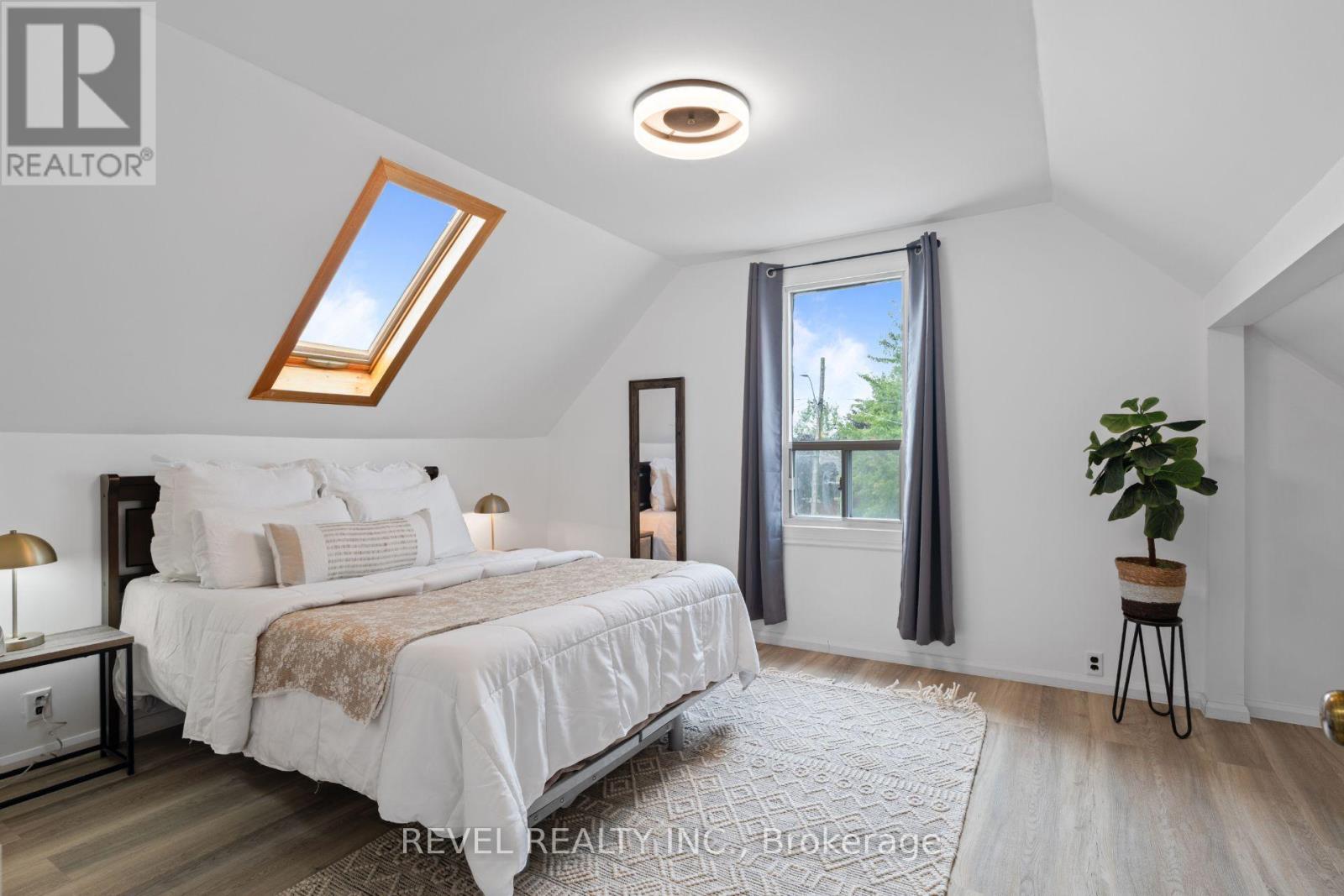 3 1/2 Dundonald Street Property Photo 19