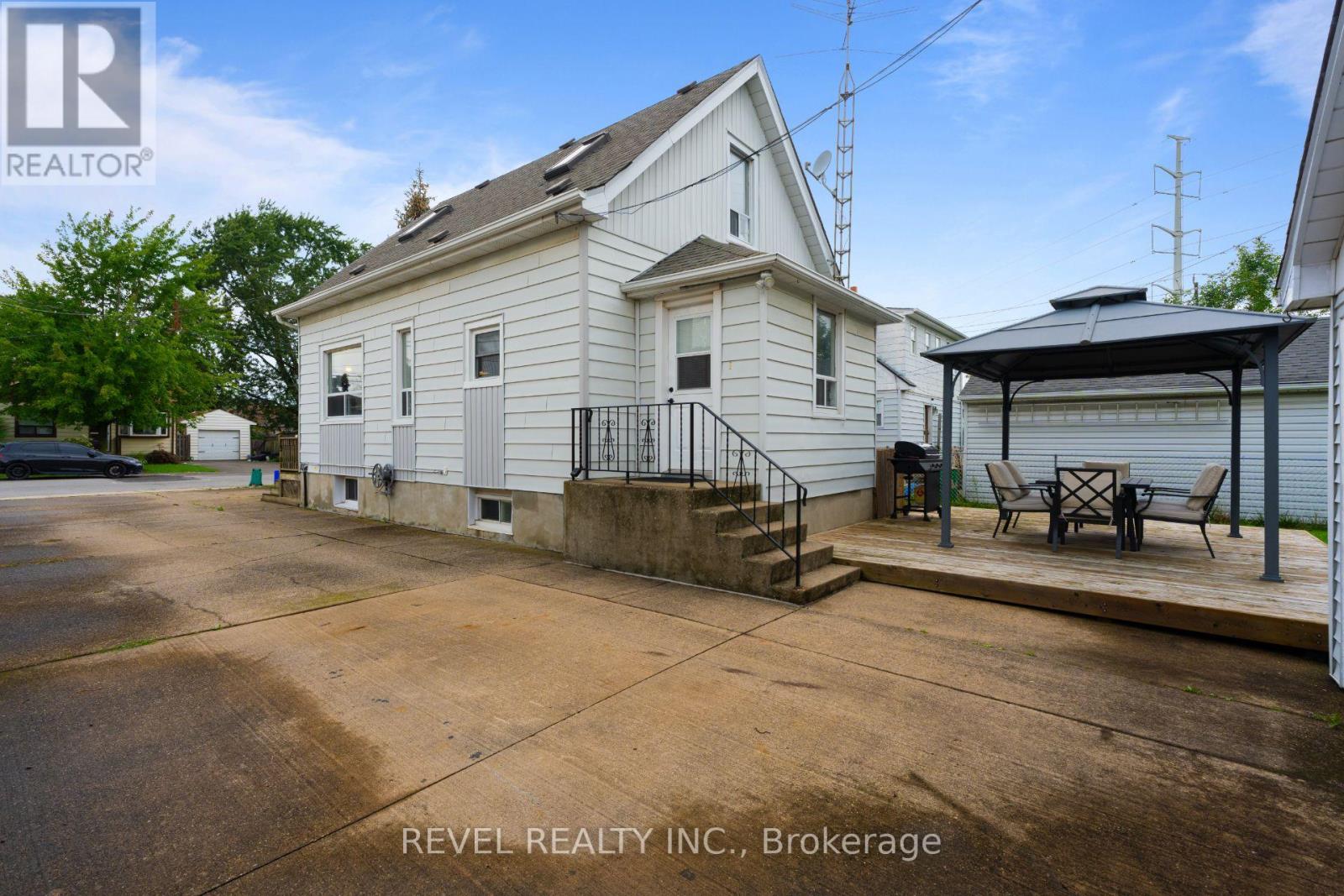 3 1/2 Dundonald Street Property Photo 32