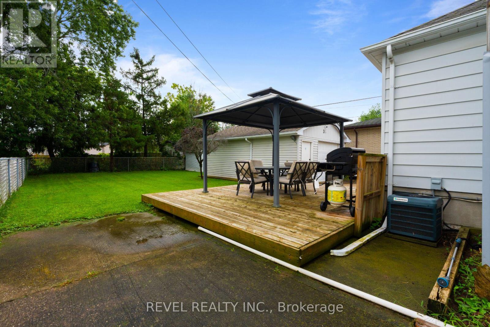 3 1/2 Dundonald Street Property Photo 33