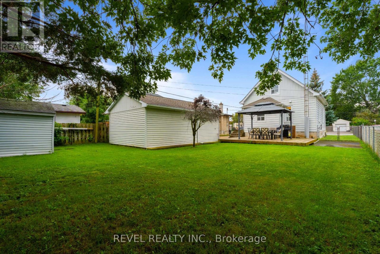 3 1/2 Dundonald Street Property Photo 36