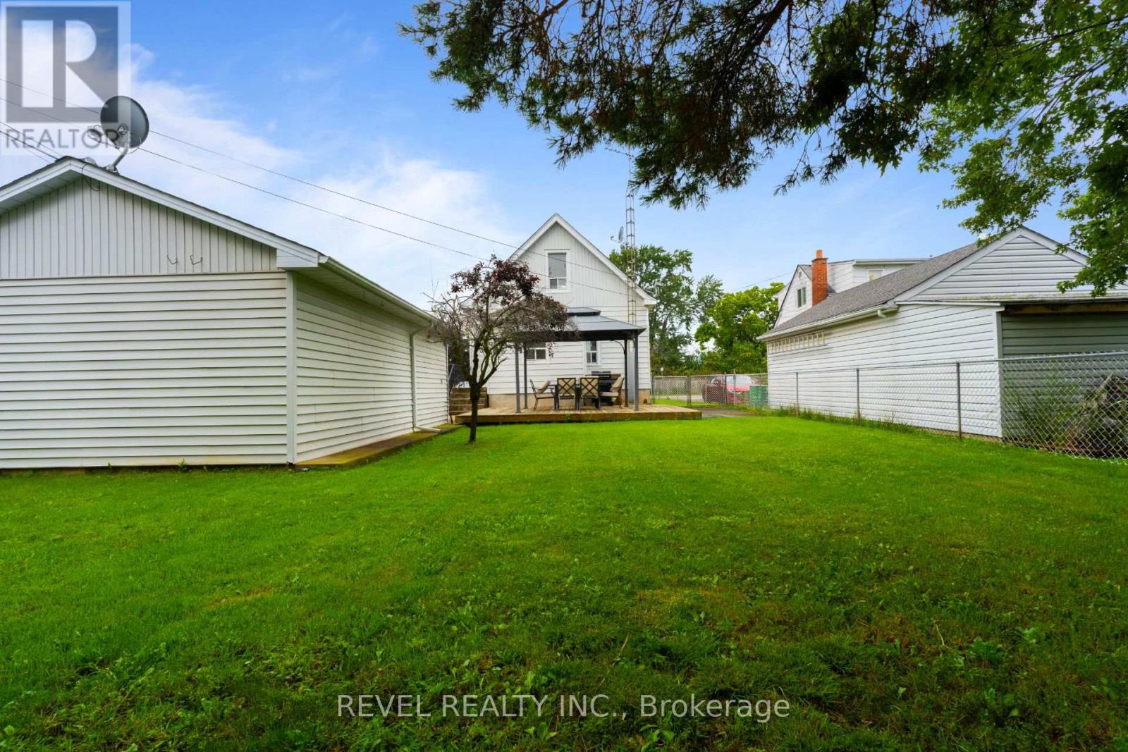 3 1/2 Dundonald Street Property Photo 37