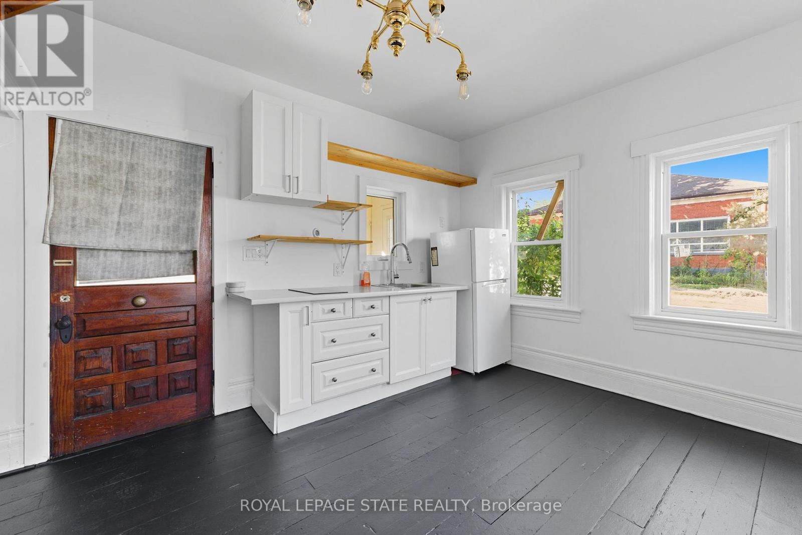 8 Tasker Street Property Photo 8