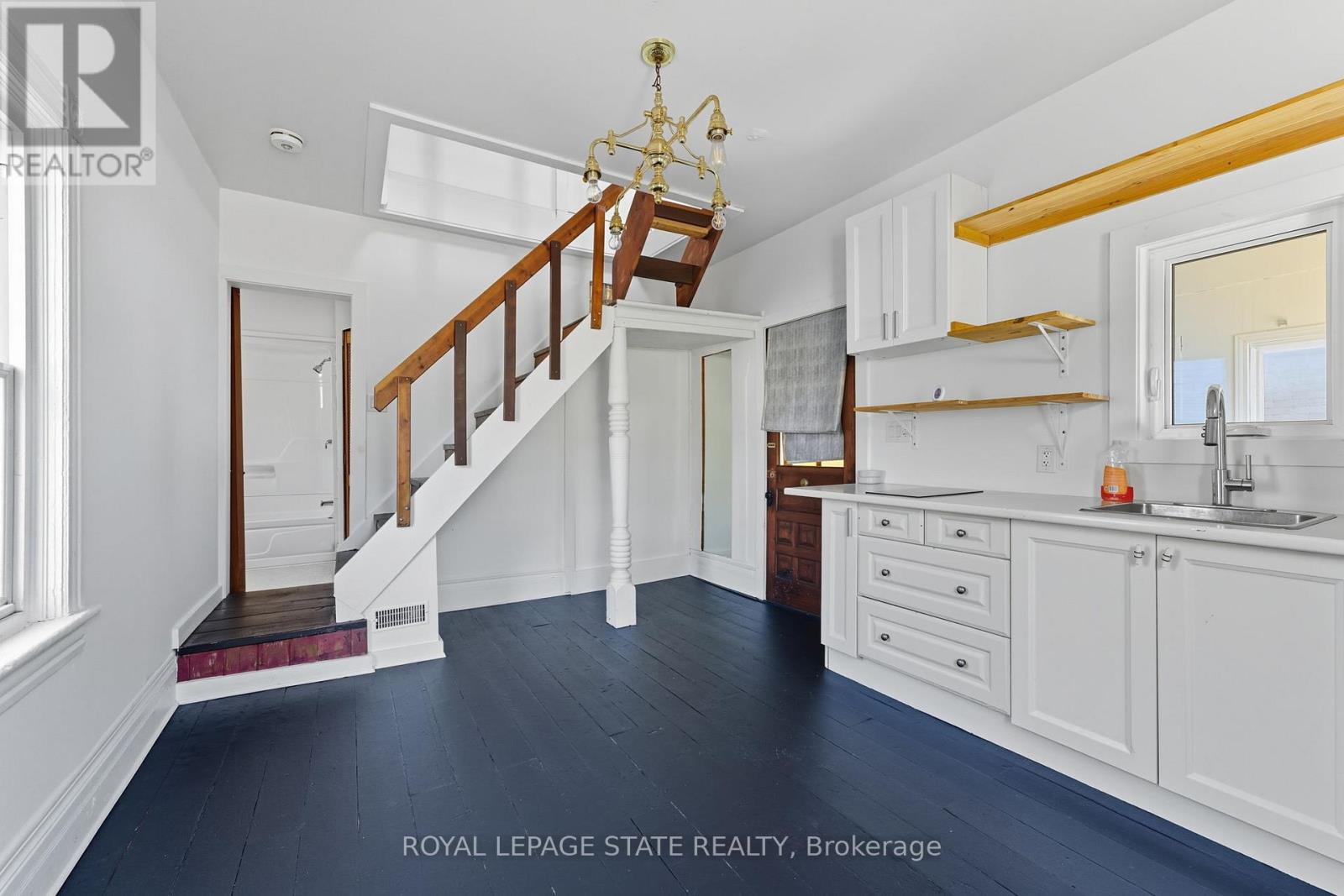 8 Tasker Street Property Photo 9