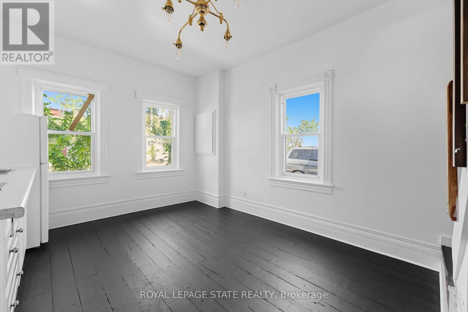 8 Tasker Street Property Photo 11