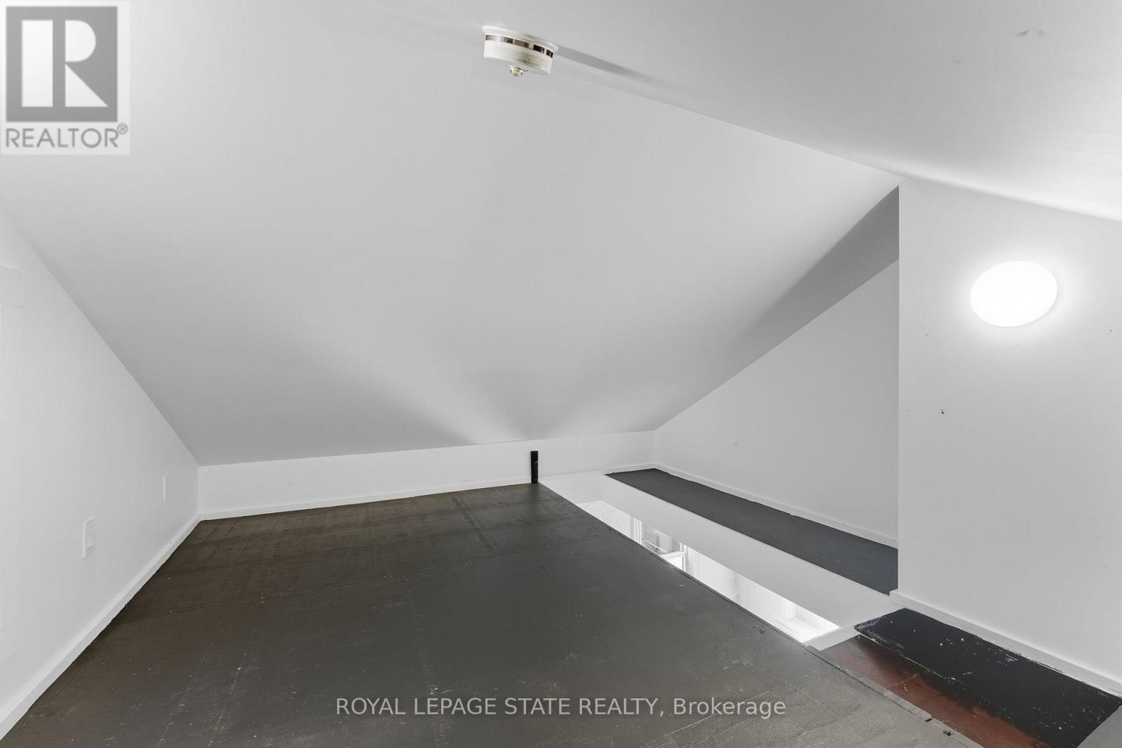 8 Tasker Street Property Photo 33