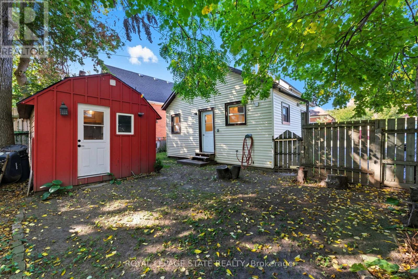 8 Tasker Street Property Photo 35