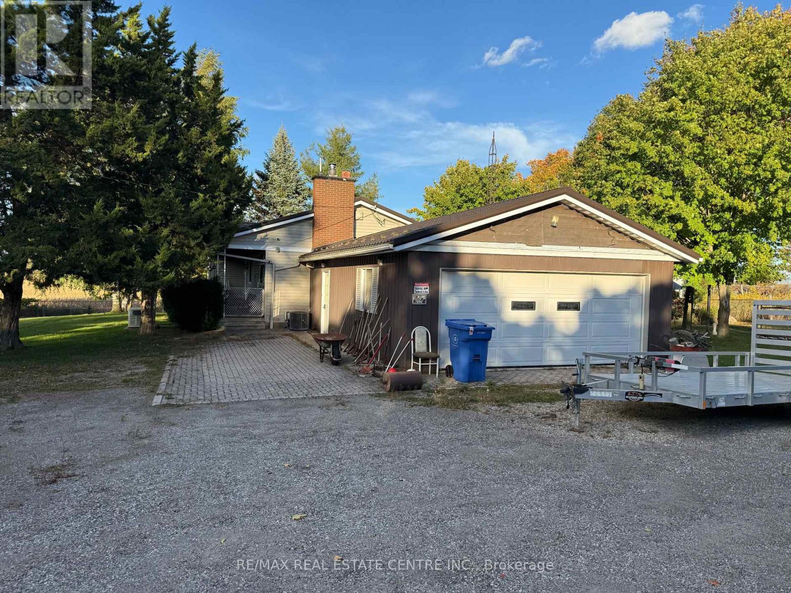 7745 Eastview Road Property Photo 3